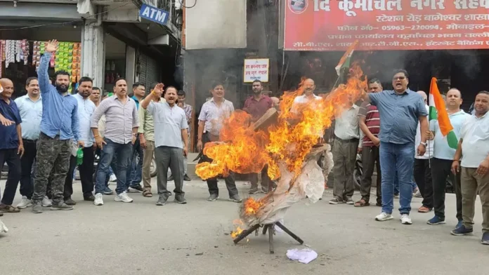 हिंदू संगठनों का गुस्सा, नूंह की घटना पर पुतला फूंका
